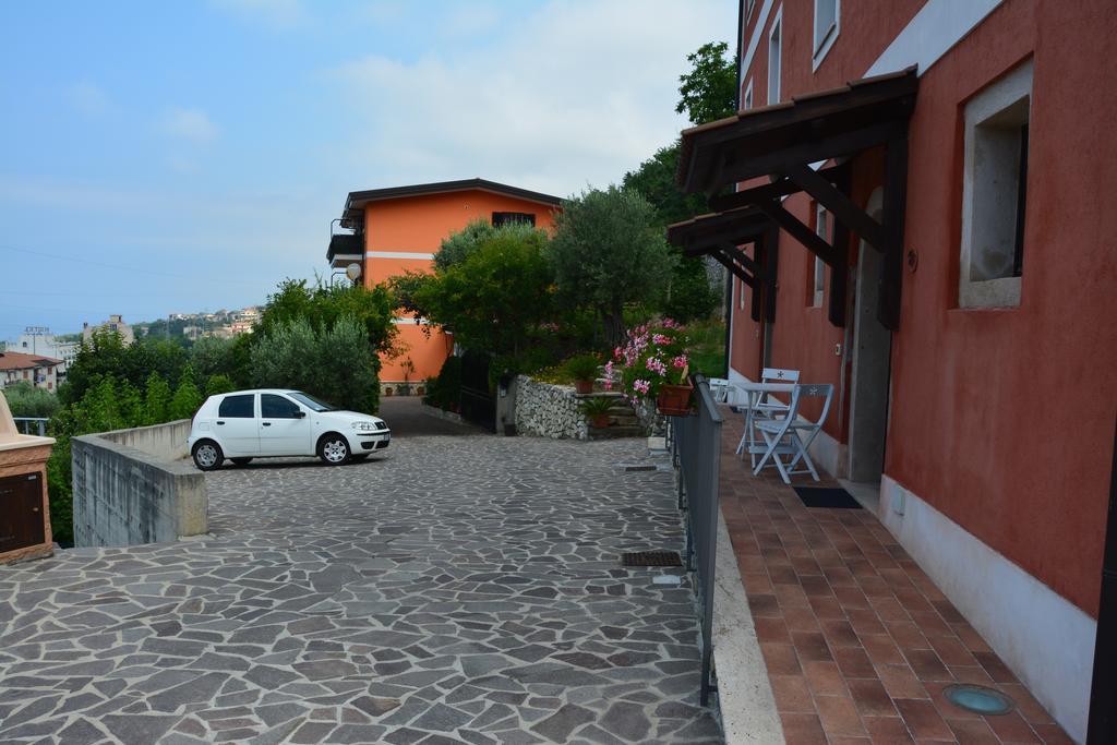 B&B La Casa Rossa Paola Luaran gambar