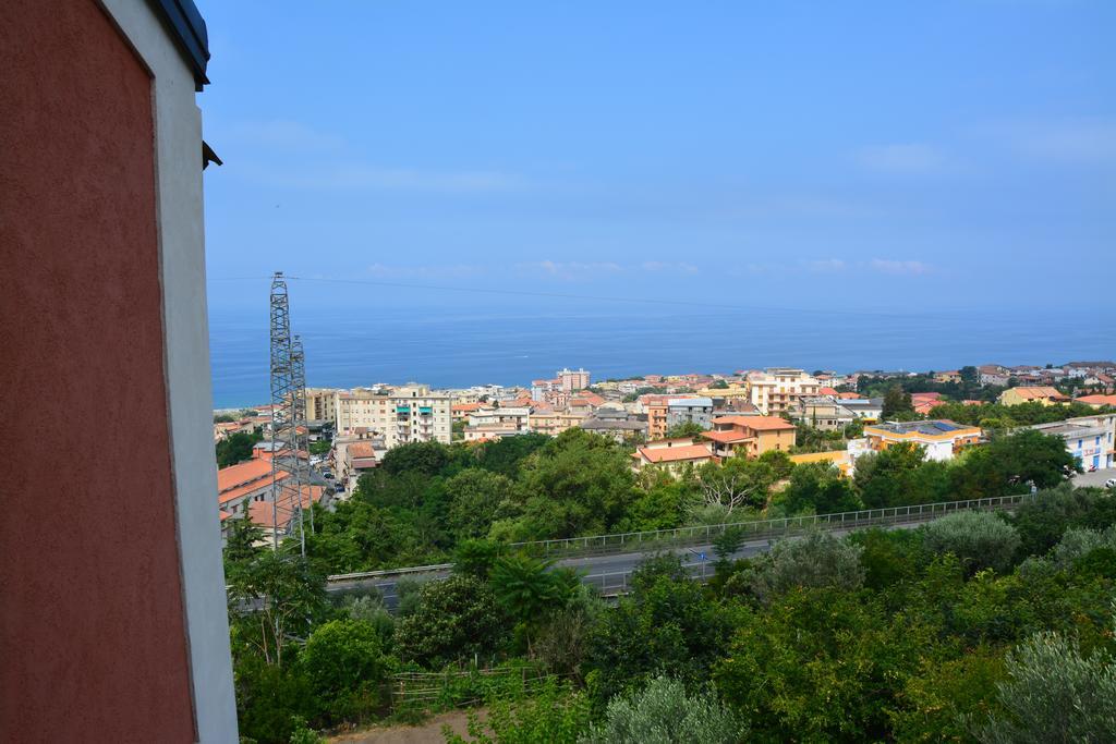 B&B La Casa Rossa Paola Luaran gambar