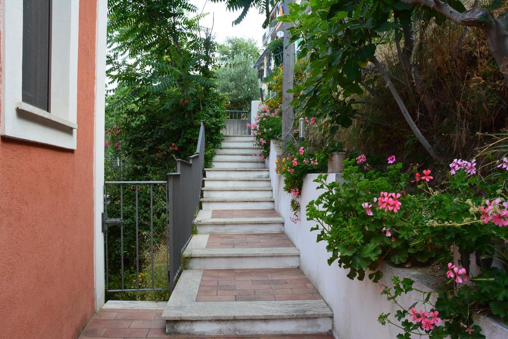 B&B La Casa Rossa Paola Luaran gambar