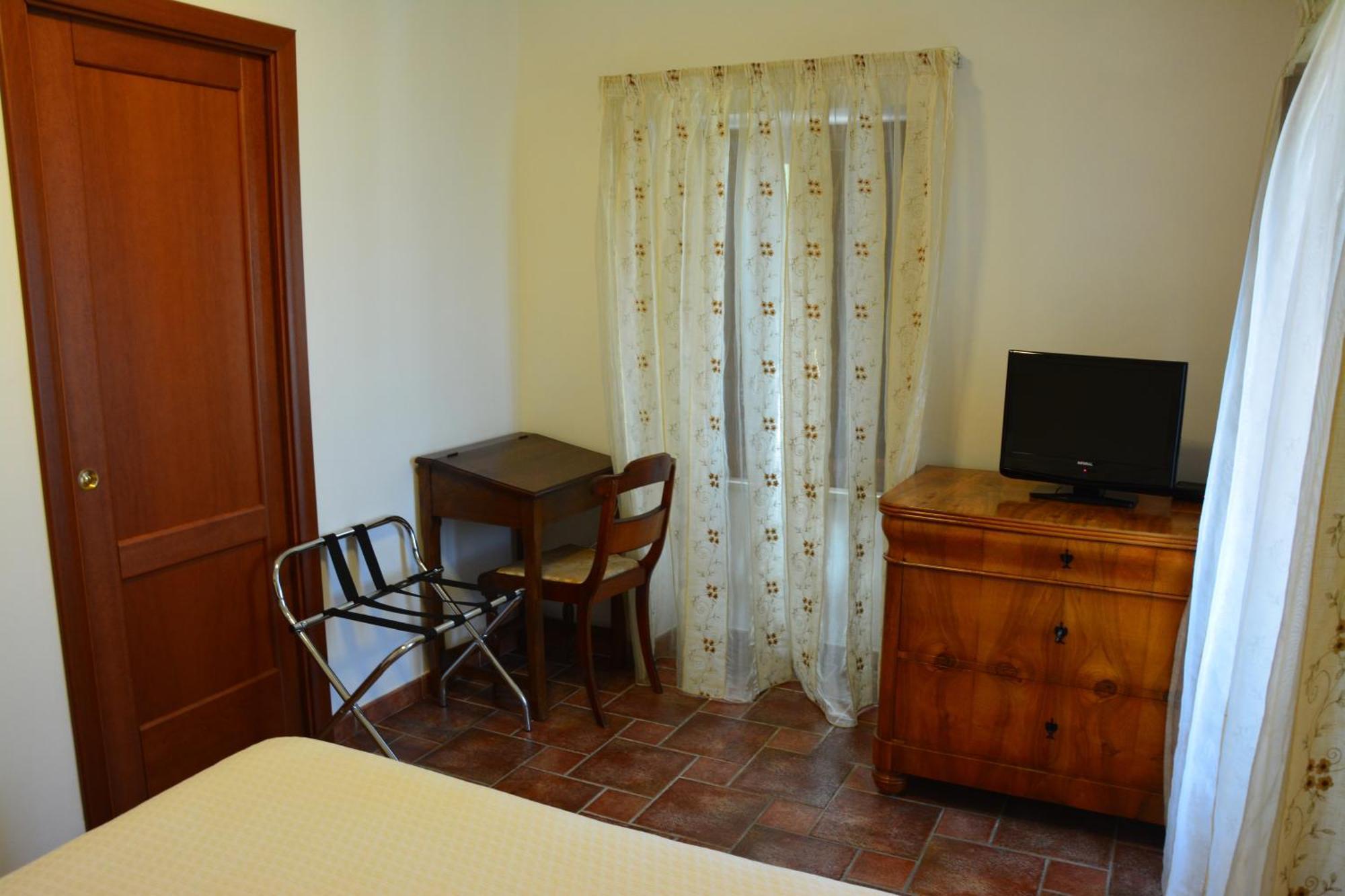 B&B La Casa Rossa Paola Luaran gambar