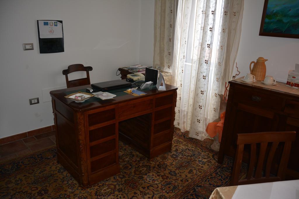 B&B La Casa Rossa Paola Luaran gambar